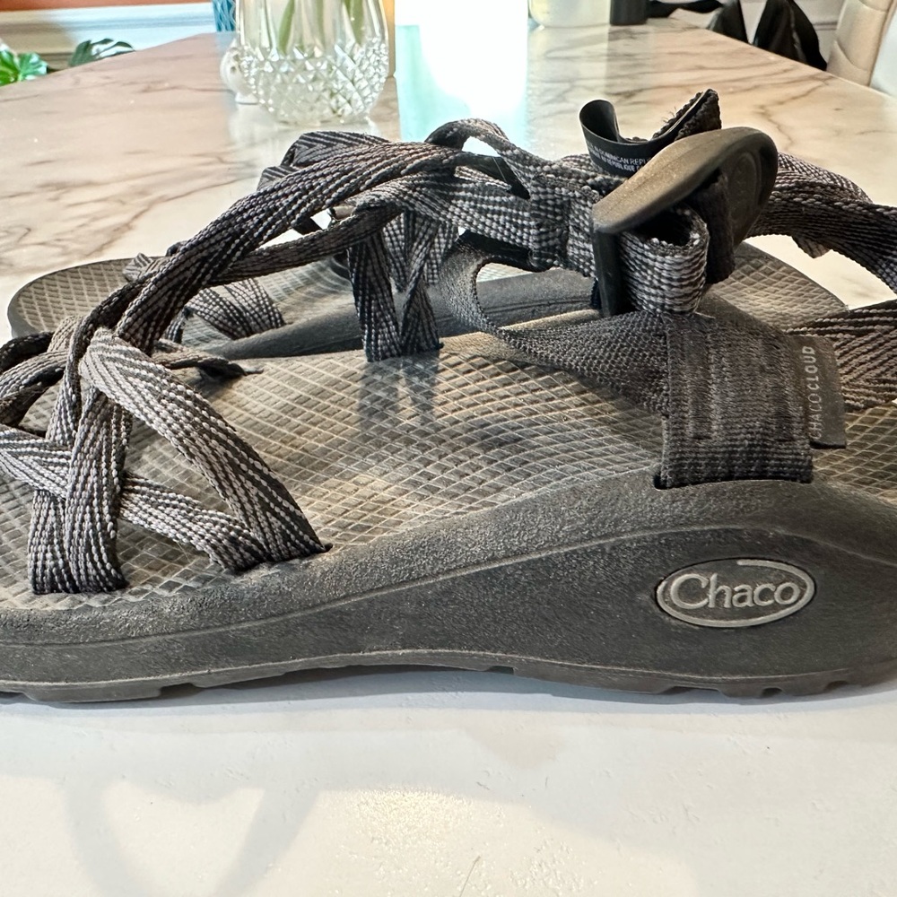 Chaco ZX2 black & gray sandals W8